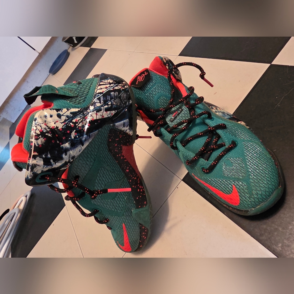 Nike Pink and Green Sneakers High-Top Performance